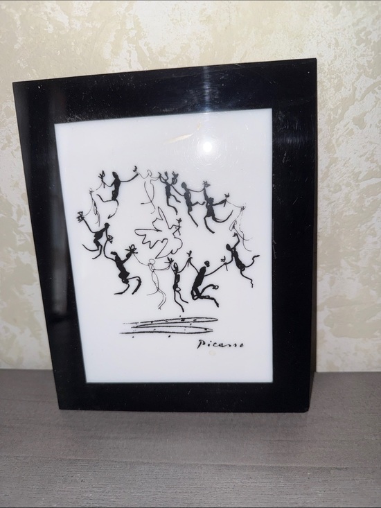 Modern Classics Other - Black Framed Picasso-Style Line Art Print - Black